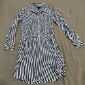 Size: 2 petite, fitted shirt dress, Banana Republic brand.